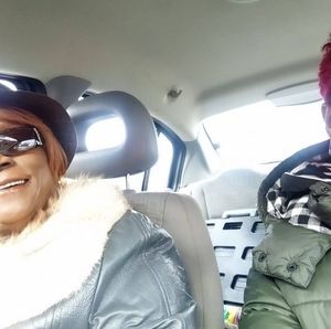 Meet your Posher, Pauline